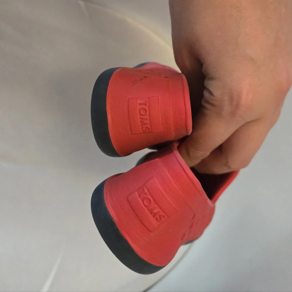 Toms Red Toddler Water Shoes Size 8